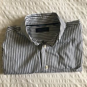 Roundtree & Yorke Trademark Collared shirt